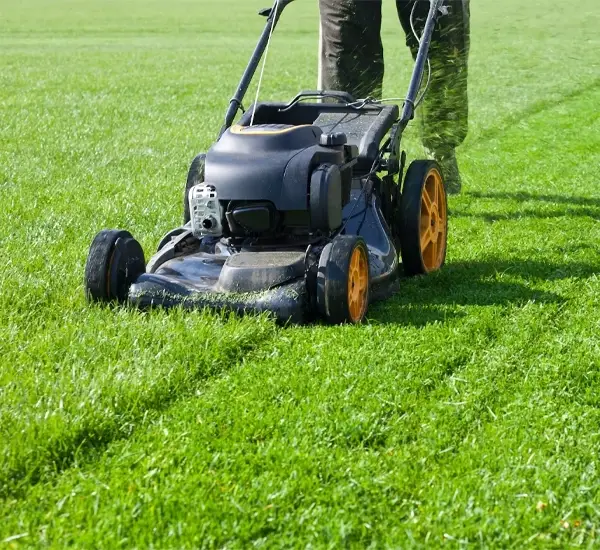 Lawn Mowing in Dardenne Prairie, MO